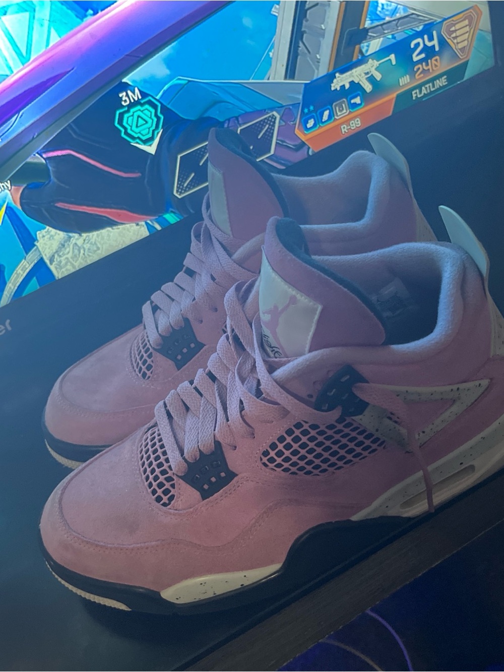 Jordan Pink and White Retro-Style Women's Sneakers - Picture 4 of 4